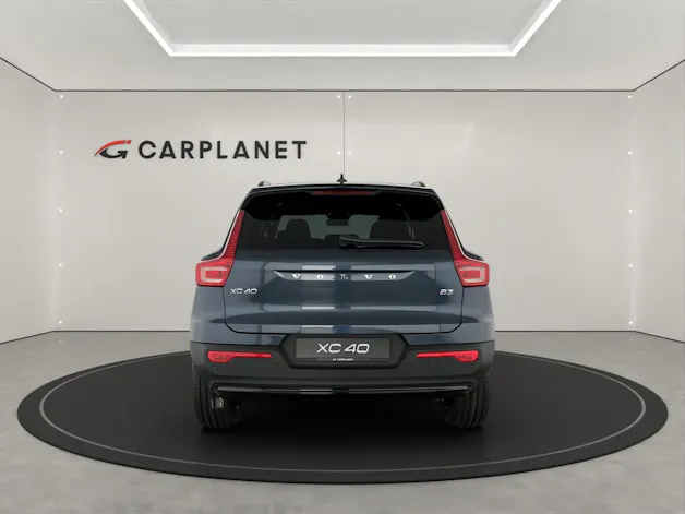 VOLVO XC40 2.0 B3 MH Plus Dark