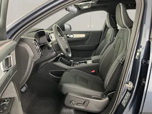 VOLVO XC40 2.0 B3 MH Plus Dark