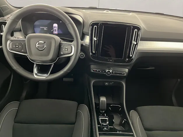VOLVO XC40 2.0 B3 MH Plus Dark
