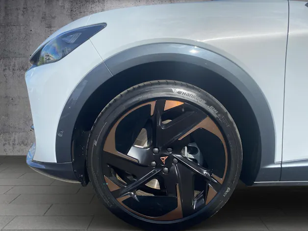 CUPRA Tavascan VZ Adrenaline 4D
