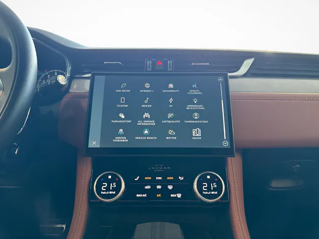 Jaguar F-Pace 2.0 P400e R-Dynamic SE 90th Anniversary Ed. AWD mit Panormadach