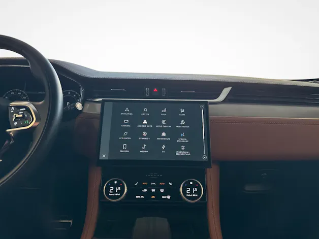 Jaguar F-Pace 2.0 P400e R-Dynamic SE 90th Anniversary Ed. AWD mit Panormadach