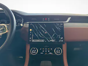 Jaguar F-Pace 2.0 P400e R-Dynamic SE 90th Anniversary Ed. AWD mit Panoramadach