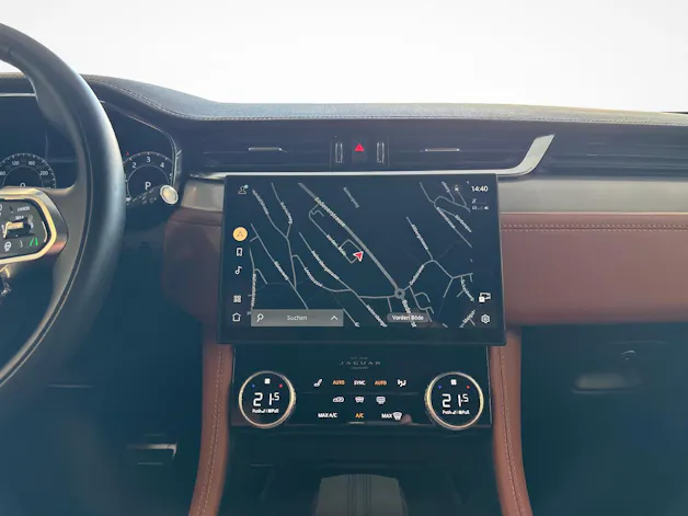 Jaguar F-Pace 2.0 P400e R-Dynamic SE 90th Anniversary Ed. AWD mit Panormadach