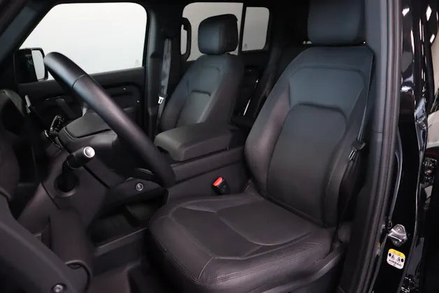 Land Rover Defender 110 3.0 D I6 350 X-Dynamic HSE