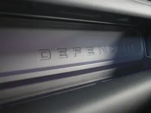 Land Rover Defender 110 3.0 D I6 350 X-Dynamic HSE