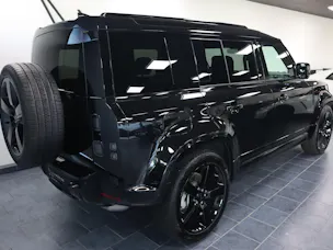 Land Rover Defender 110 3.0 D I6 350 X-Dynamic HSE