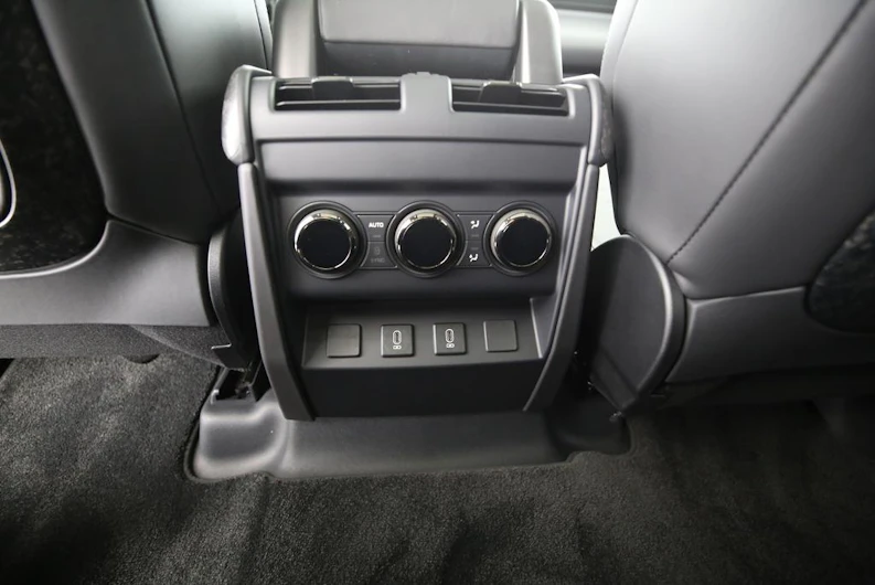 immagine del veicolo LAND ROVER DEFENDER