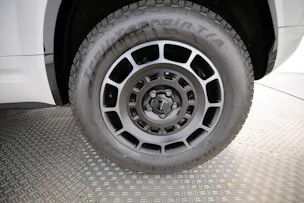 Land Rover Defender 110 4.4 V8 Octa