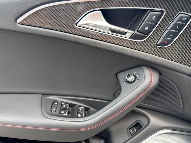AUDI RS6 Avant 4.0 V8 TFSI quattro T-Tronic