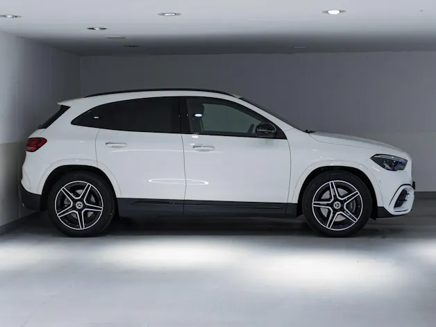 MERCEDES-BENZ GLA 250 4MATIC