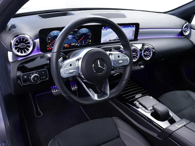 MERCEDES-BENZ A 180 Night Star AMG Line