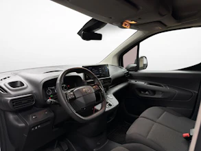 https://vehicle.imgix.net/4455036/d5921271-f486-4ae9-b02d-3b14149c611a.jpg