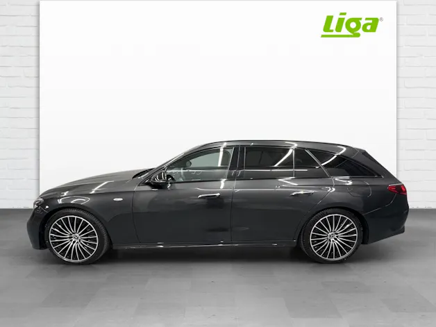 MERCEDES-BENZ E 300 de AMG Line 4Matic