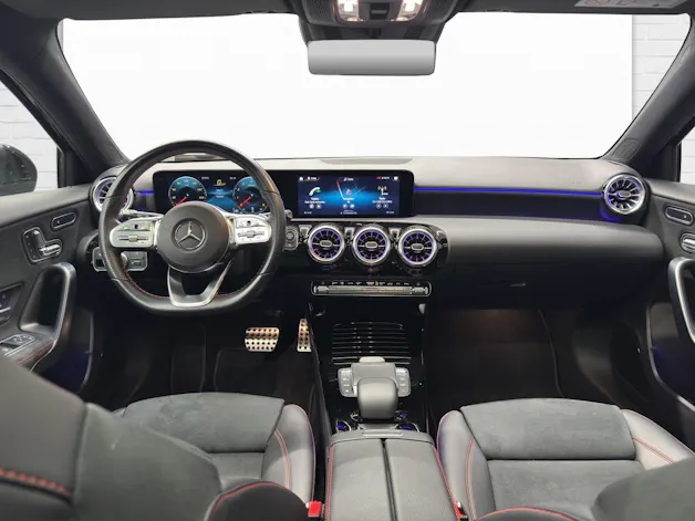 MERCEDES-BENZ A 200 AMG Line 4Matic