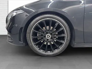 MERCEDES-BENZ A 200 AMG Line 4Matic