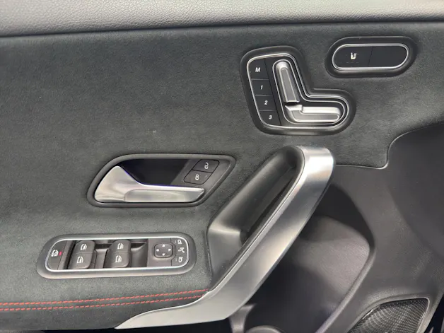 MERCEDES-BENZ A 200 AMG Line 4Matic