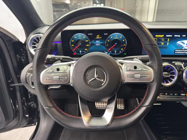 MERCEDES-BENZ A 200 AMG Line 4Matic
