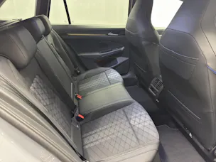 VW Golf VIII Variant 1.5 eTSI R-Line DSG