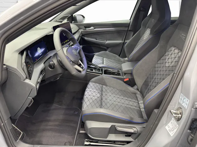 VW Golf VIII Variant 1.5 eTSI R-Line DSG