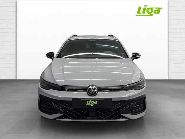 VW Golf VIII Variant 1.5 eTSI R-Line DSG