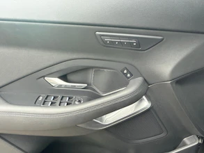 https://vehicle.imgix.net/4455083/dfe03d67-26de-48ae-b79e-b5c033261341.jpg
