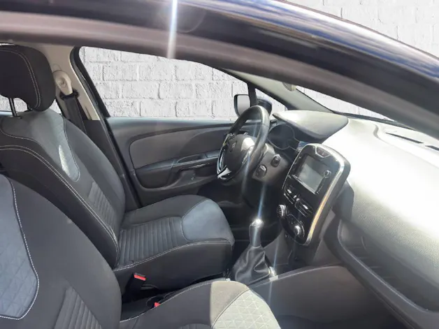 RENAULT Clio 0.9 TCe Swiss Edition S/S