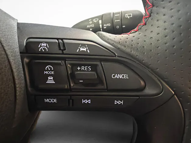 Toyota Yaris 1.5 VVT-i HSD GR Sport