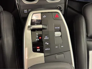 BMW X1 U11 30e xDrive paddles