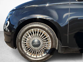 https://vehicle.imgix.net/4455312/22b10fe1-6f47-4c6e-9b4d-f73ac993ce41.jpg