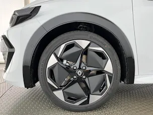 RENAULT Clio 1.8 E-Tech techno