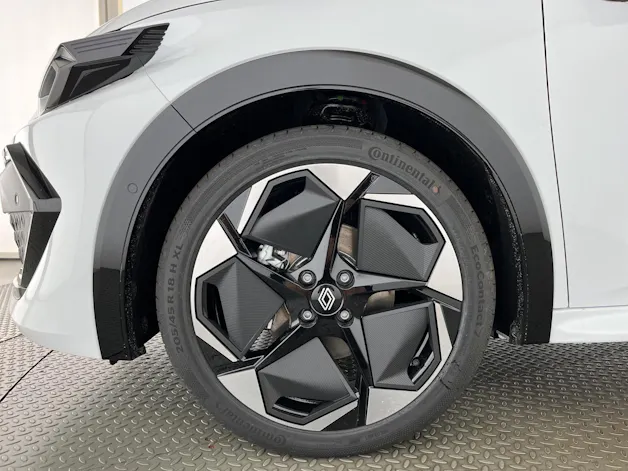 RENAULT Clio 1.8 E-Tech techno