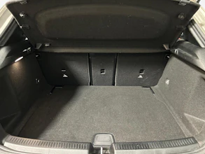 https://vehicle.imgix.net/4455383/77456fd9-9123-4139-9f0b-c649b4b453fe.jpg