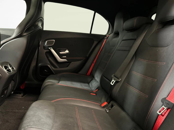 Fahrzeugbild MERCEDES-BENZ A 35 AMG