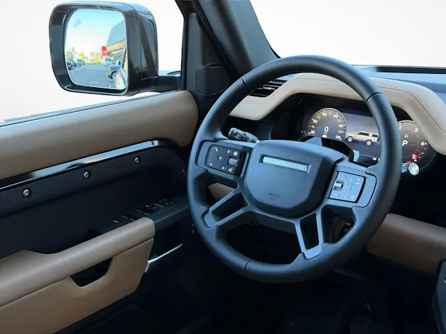 Land Rover Defender 130 3.0 D I6 350 X-Dynamic HSE