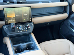 Fahrzeugbild LAND ROVER Defender 130 3.0 D I6 350 X-Dynamic HSE