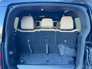 Fahrzeugbild LAND ROVER Defender 130 3.0 D I6 350 X-Dynamic HSE