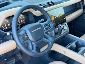 Fahrzeugbild LAND ROVER Defender 130 3.0 D I6 350 X-Dynamic HSE