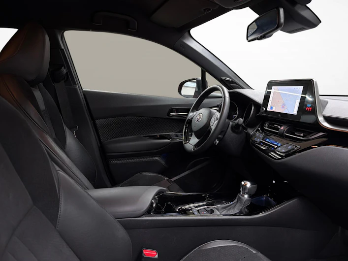 immagine del veicolo TOYOTA C-HR