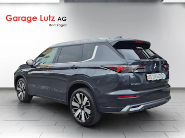 MITSUBISHI OUTLANDER 4