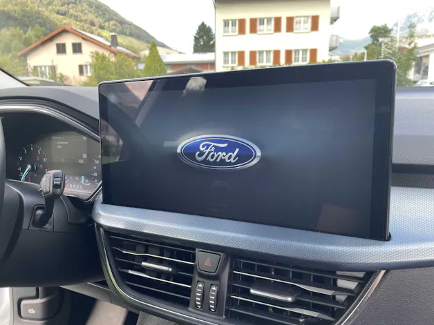 FORD Focus 1.0i EcoB Hybrid 155PS Active