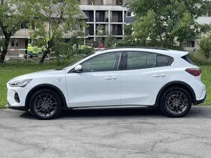 FORD Focus 1.0i EcoB Hybrid 155PS Active