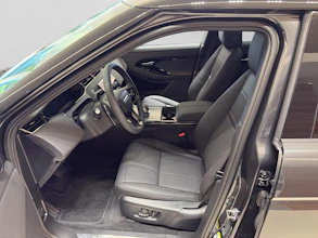 https://vehicle.imgix.net/4455479/dd05c5f2-b24e-4ee1-af89-18465ef0dc5c.jpg