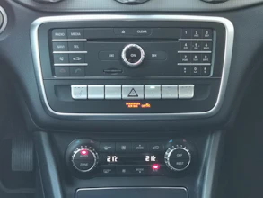 https://vehicle.imgix.net/4455520/168c5525-14e2-4a94-80d4-31af87353517.jpg