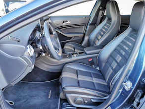 https://vehicle.imgix.net/4455520/83b6feab-2e82-468c-b913-7e550e219d29.jpg