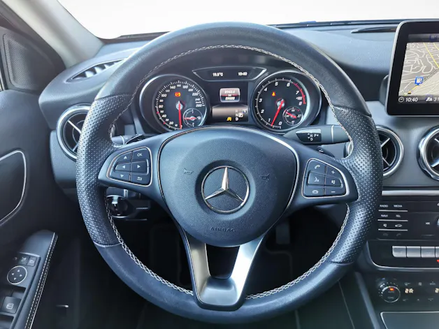 MERCEDES-BENZ GLA-Klasse X156 GLA 200 Night Star