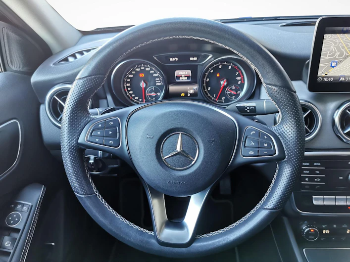 Fahrzeugbild MERCEDES-BENZ GLA 200