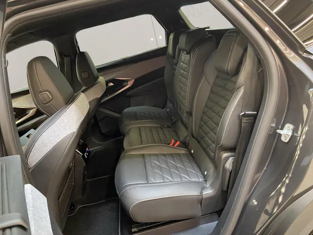 PEUGEOT 5008 1.6 PHEV 225 GT Exclusive