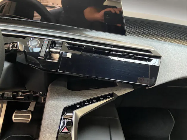 PEUGEOT 5008 1.6 PHEV 225 GT Exclusive