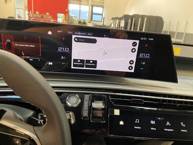 PEUGEOT 5008 1.6 PHEV 225 GT Exclusive